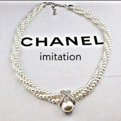 Collier imitation Chanel